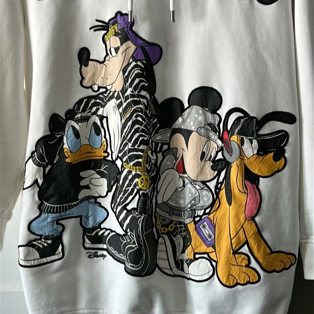 Moschino H&M Disney Collaboration Hoodie 2018 Release - Picture 8 of 17